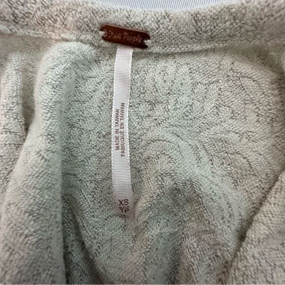 Free People Womens Top Size XS Ivory Textured Cropped Leaf Print‎ - Picture 6 of 8